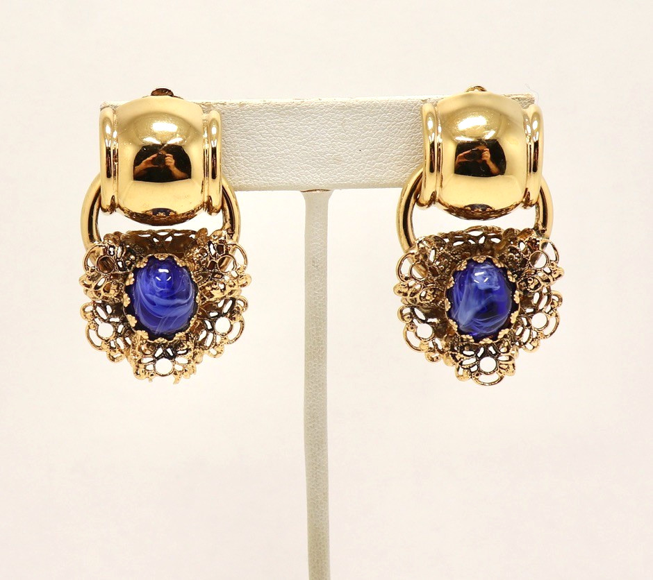 VINTAGE SIGNED JASPER BLUE CABOCHON PORPHYRY FILIGREE CLIP ON DANGLING EARRINGS