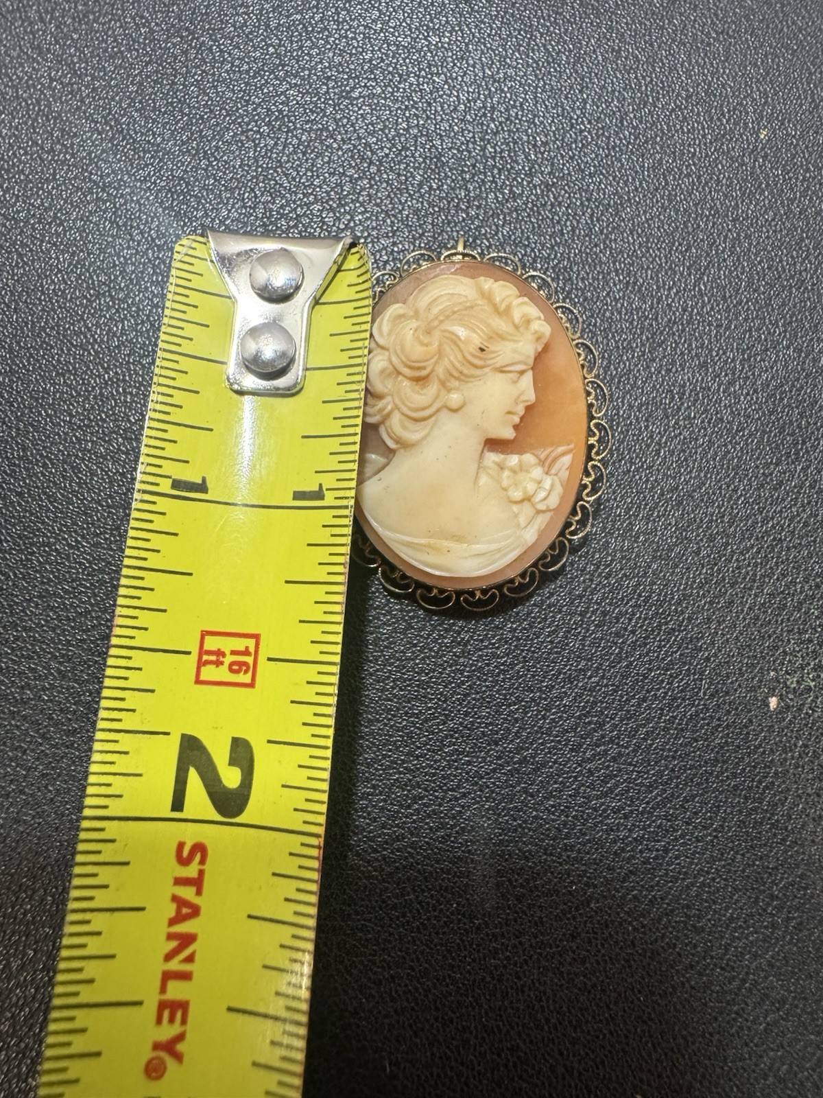 DANECRAFT Vtg 12K GOLD FILLED SHELL CARVED CAMEO PIN PENDANT