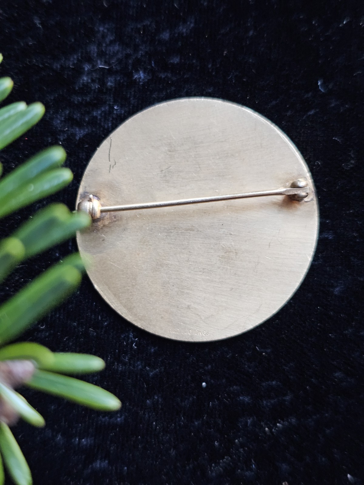 Vtg Monogram SSB Brooch Signed A.Z 1/20th 12K Gold Filled Round Circle 1.25″