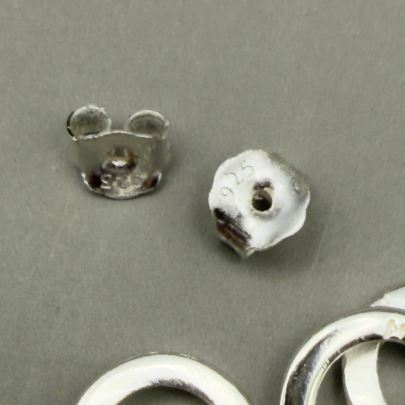 925 Sterling Silver Interlocking Circle Stud Earrings Dainty Modern Minimalist