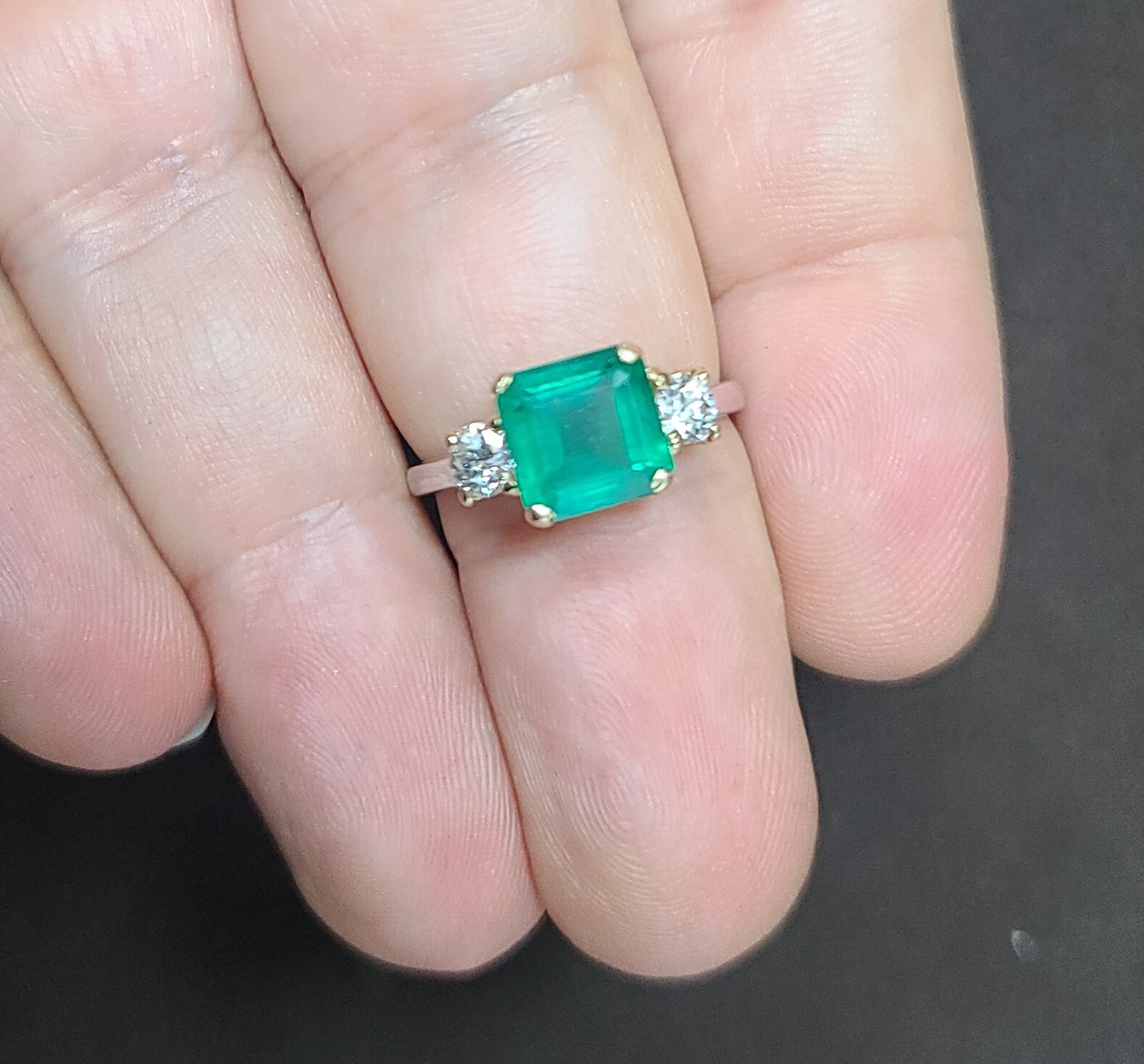 Vintage 14K Gold Engagement Ring 2.21CT. Natural Green Emerald Square Shape