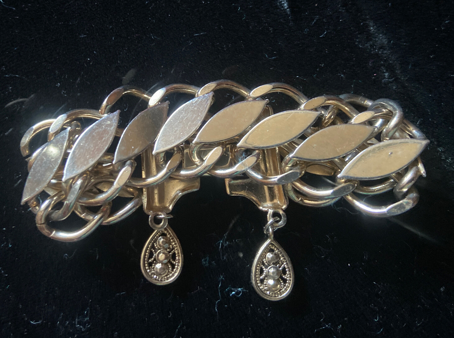 Vintage Bracelet 1960’S ERA Goldtone Chunky 7″ A