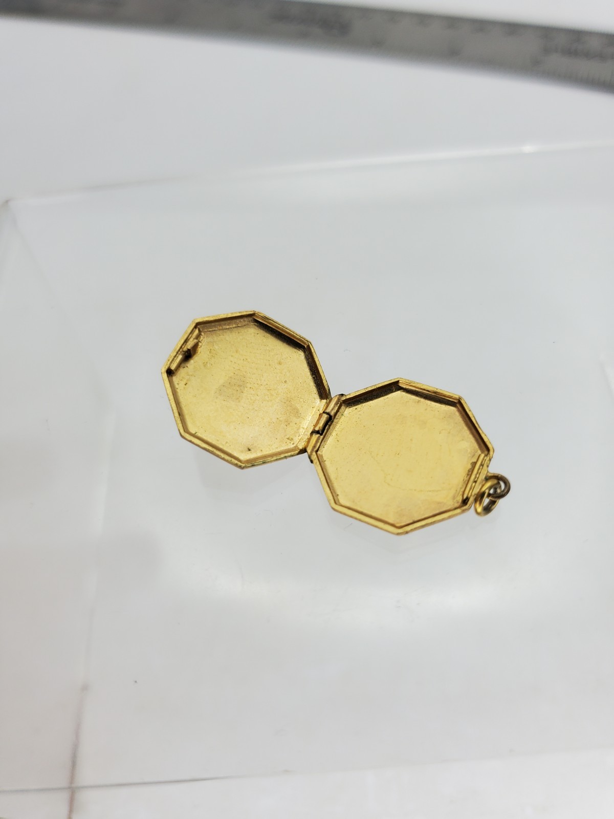 Vintage Art Deco Octagon Locket Gold Tone .75″ Triangle Etched