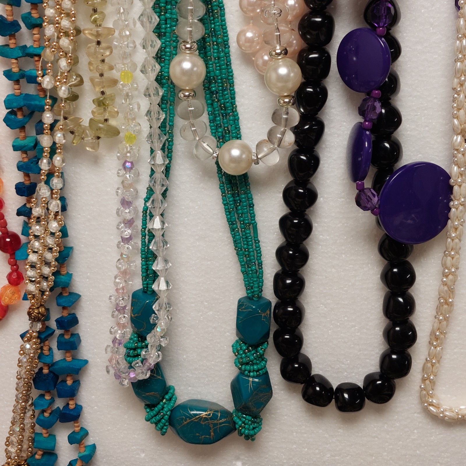100 Pc Vtg-Now Beaded Necklaces Assorted Colors And Types