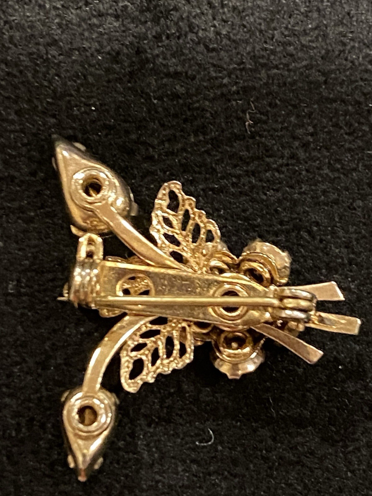 Gold Tone Floral Bouquet 1.25” W/ Prong Set Blue Rhinestones Estate Jewelry ￼