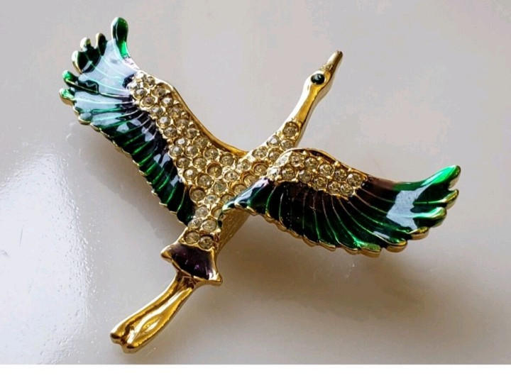 Vtg Giovanni Signed Stork Bird in Flight Gold Plated Enamel Clear Crystal Brooch