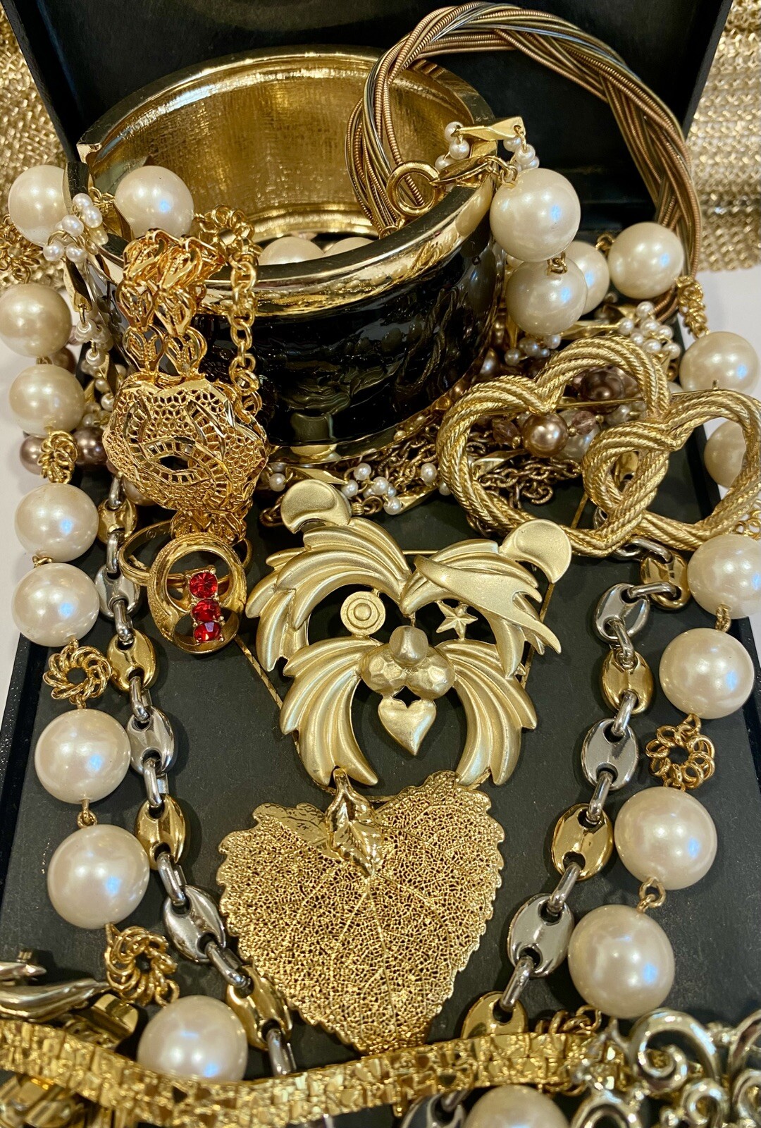 Vintage Estate Costume Jewelry Lot ! TRIFARI , SARAH COV and more!