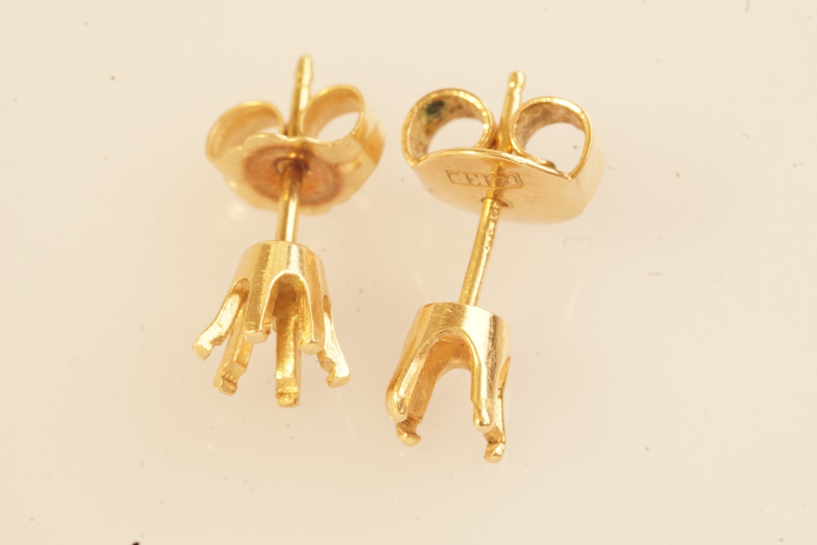 Vintage 14k Yellow Gold 3.4mm Round Stud Earring Mounting Settings