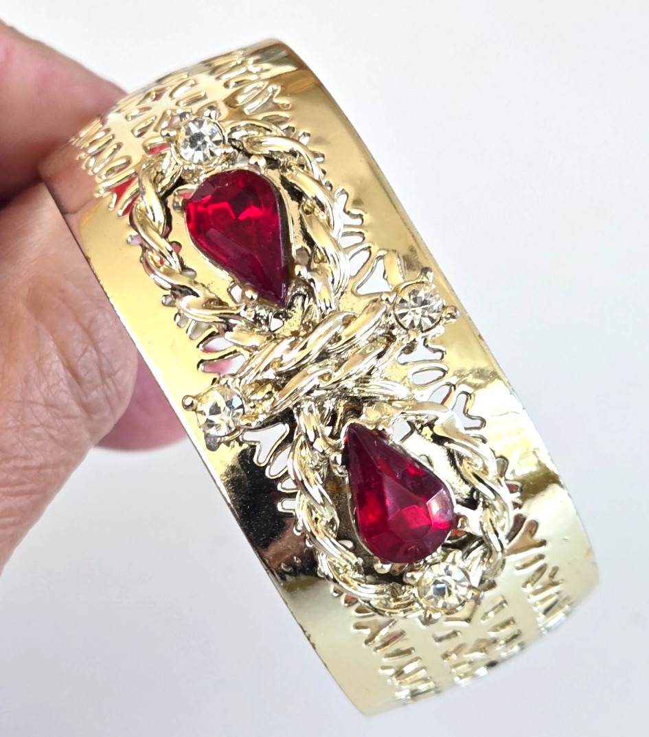 Vintage Red & Clear Rhinestone Gold Tone Lace Cuff Bracelet 6-3/8″