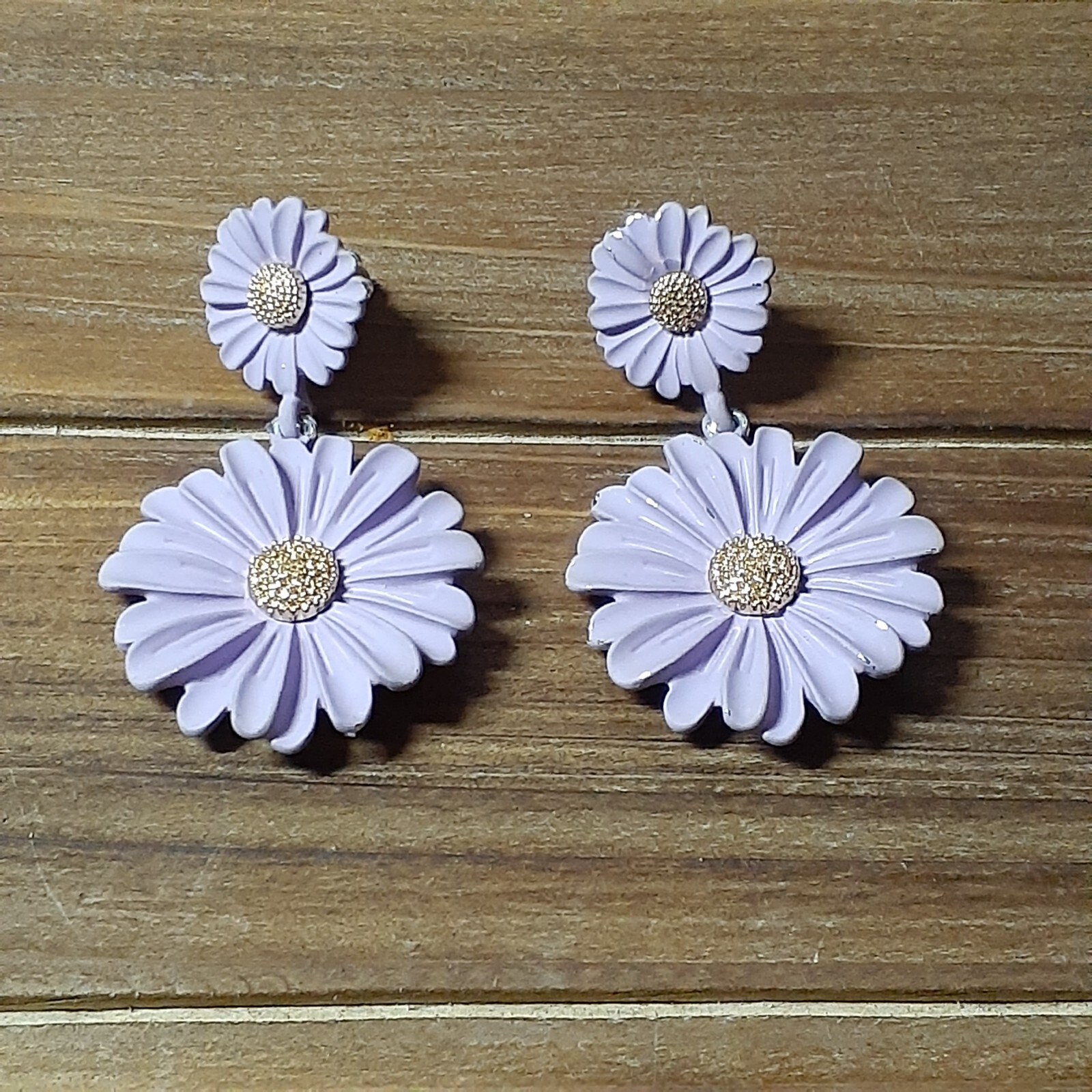 Pierced Earrings Lavender Daisy Dangle Drop Spring Summer Flowers