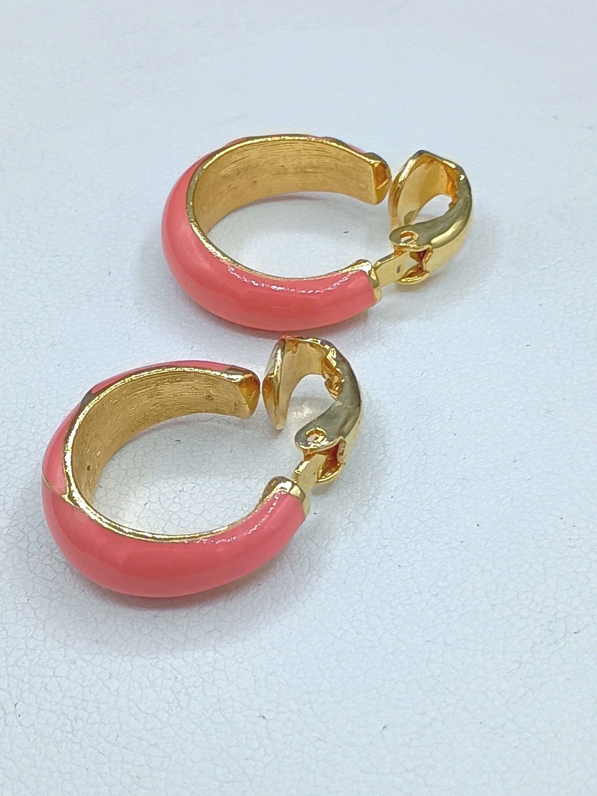 Vintage Hoop Clip On Earrings Coral Enamel Gold Tone Stripe .75″