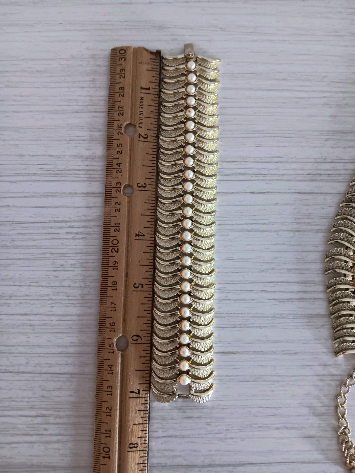 Vintage Kramer Gold-Tone Leaf Design Faux Pearl Necklace 16″ & Bracelet 7″ Set