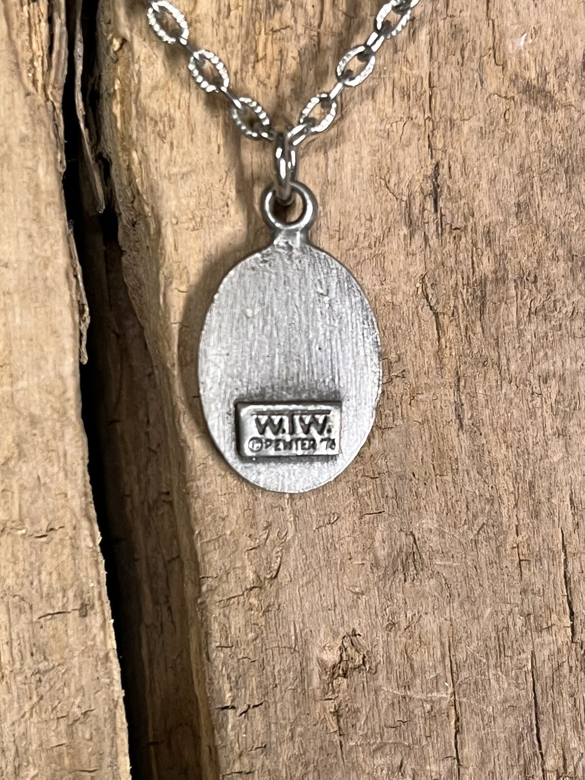 VINTAGE 1976 WTW PEWTER TRIBAL PENDANT ON 15” SILVER ROLO CHAIN