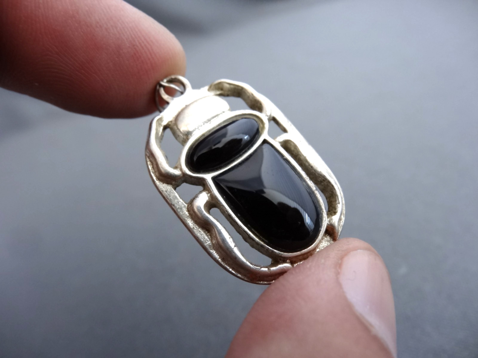 VINTAGE STERLING ONYX CABOCHON SCARAB BEETLE PENDANT