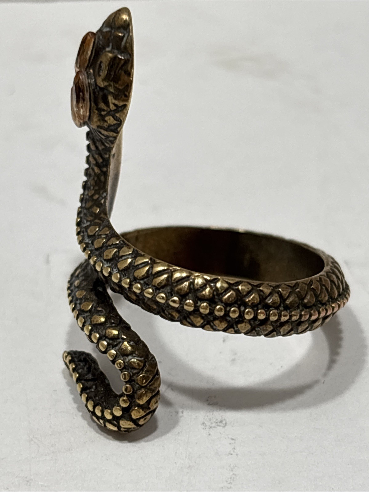 VINTAGE BRASS ORANGE CRYSTAL SNAKE RING SIZE 8
