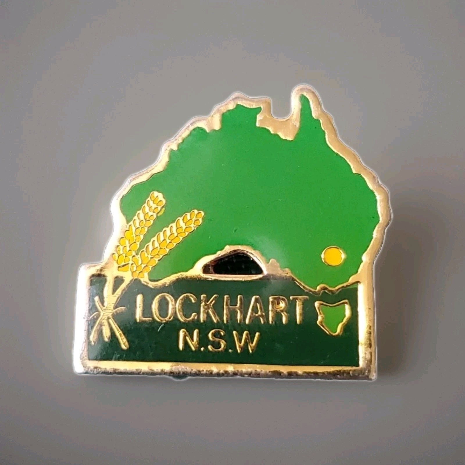 Australia Lockhart Brooch Pin Gold NSW Tone Green Unsigned Enamelware 1″