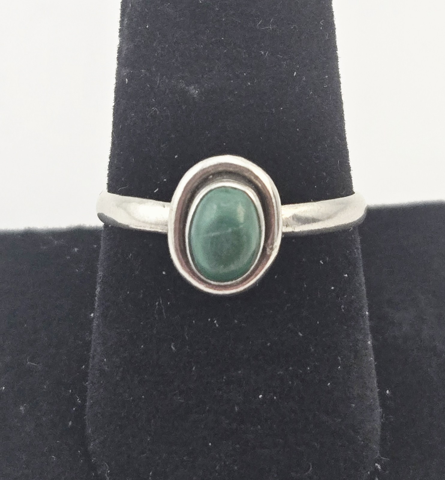 Vintage Sterling Silver Malachite Cabochon Native Ring Size 8.5 – 2.6g
