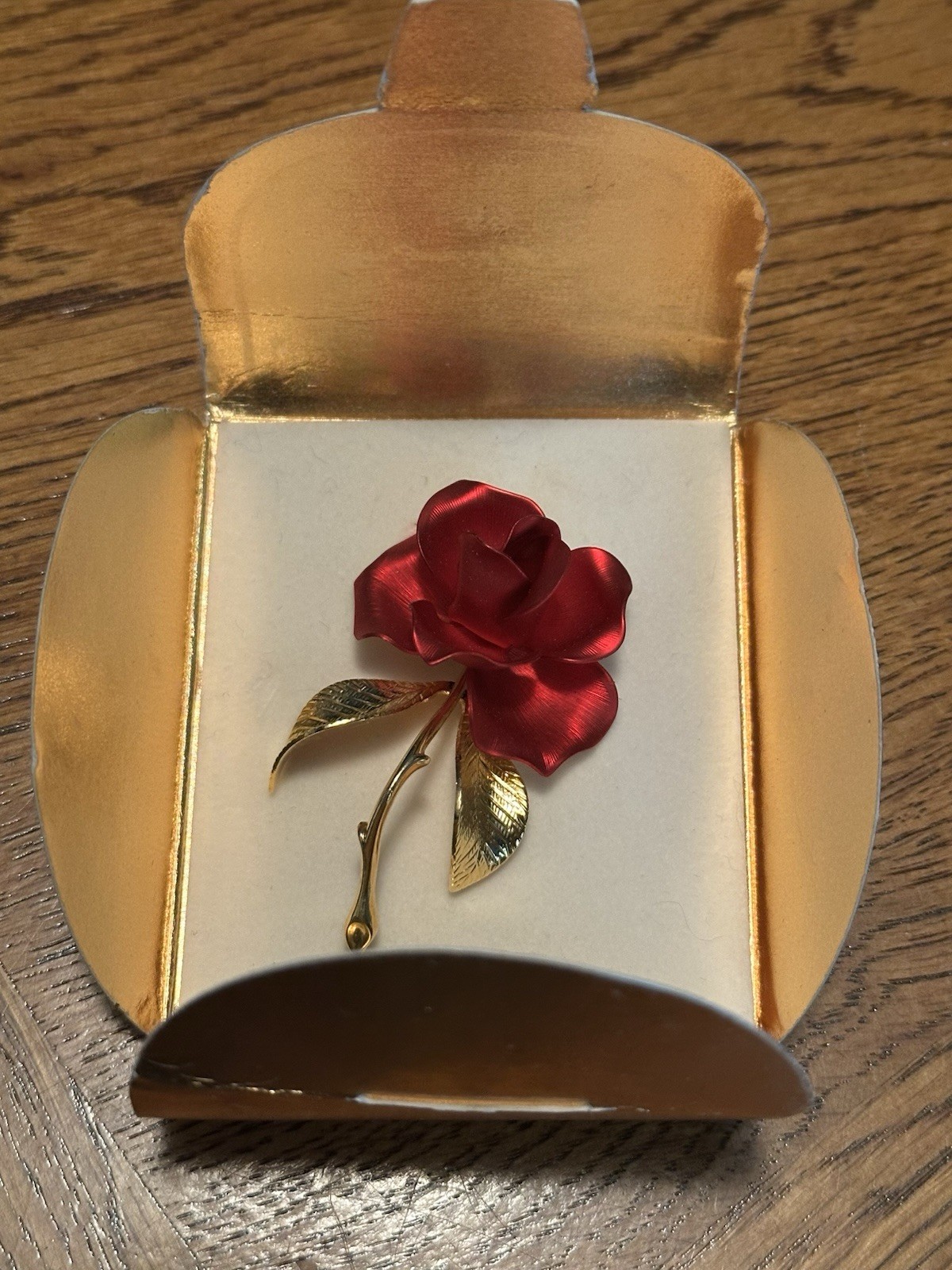 Vintage NOS In Box Cerrito Gold Tone Red Rose Brooch 2 1/4”