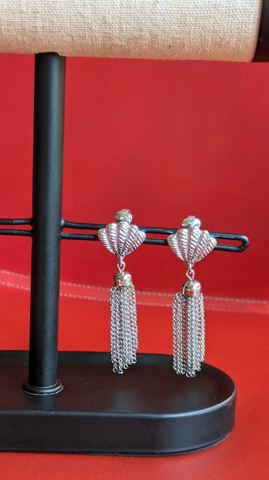 Vintage Sarah Coventry Silver Tone Shell Chain Tassel Dangle CLIP Earrings