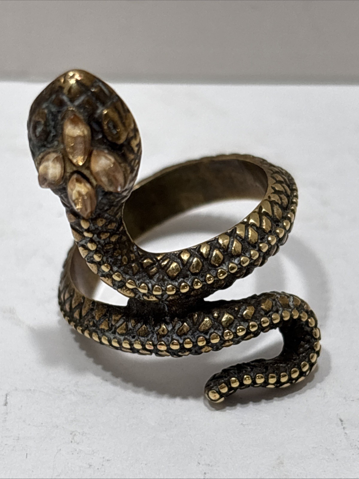 VINTAGE BRASS ORANGE CRYSTAL SNAKE RING SIZE 8