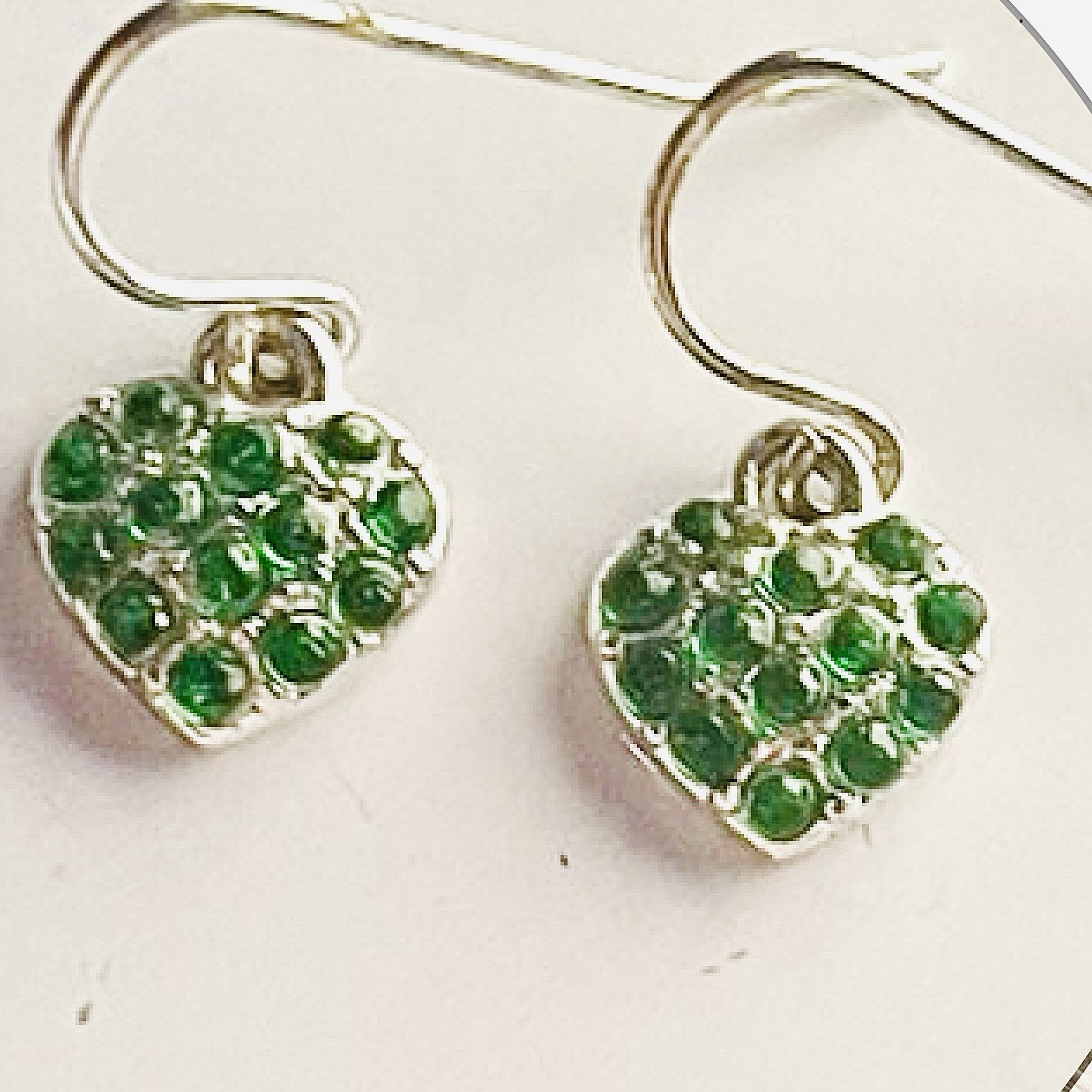 AUTH VTG HEART EARRINGS SMALL SILVER TONE EMERALD GREEN GLASS GEM PAVE DANGLE