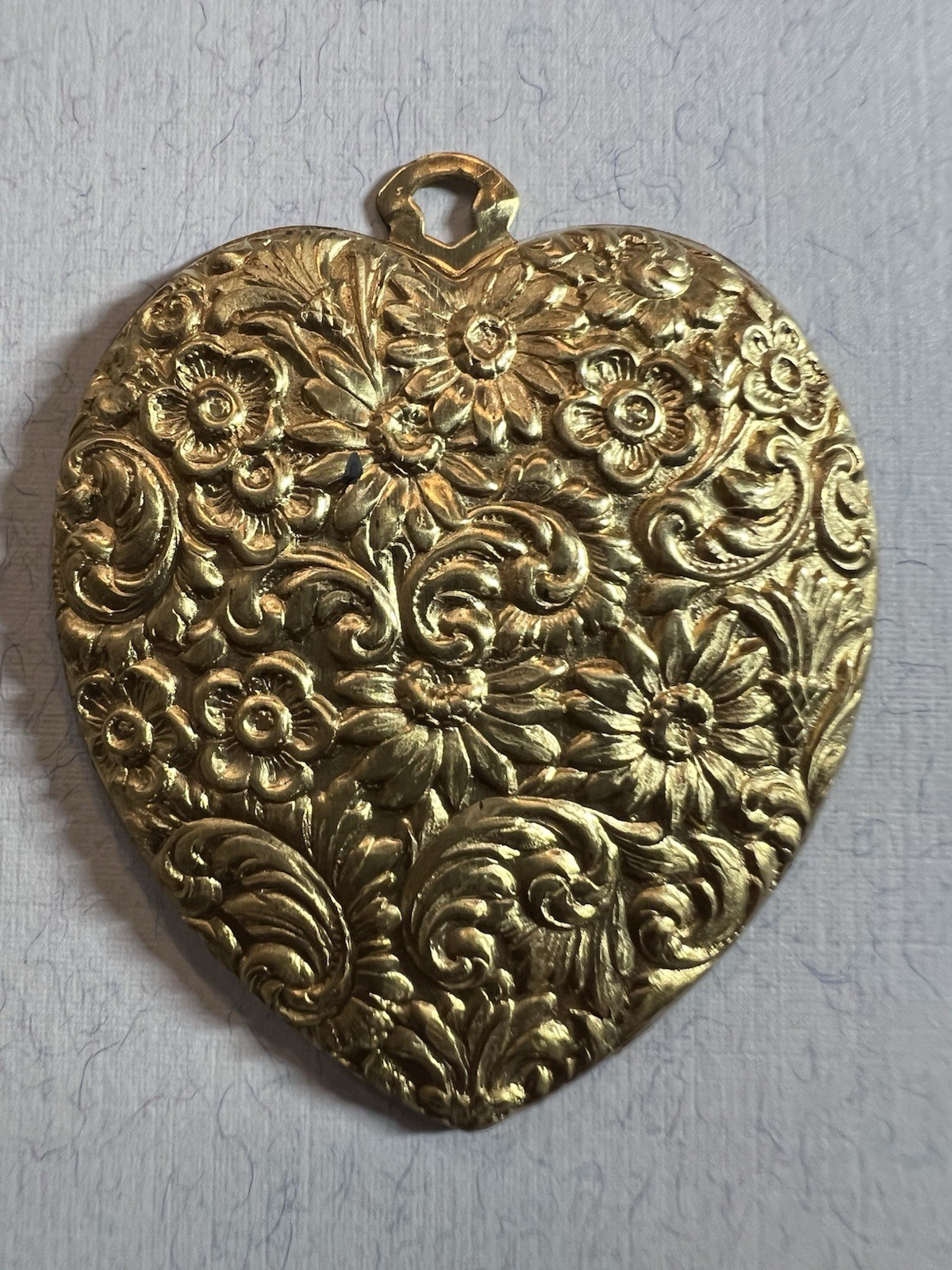 LARGE VINTAGE HEART RAW BRASS STAMPING FOR JEWELRY/CRAFT/DECOR NOS FAMOUS MAKER