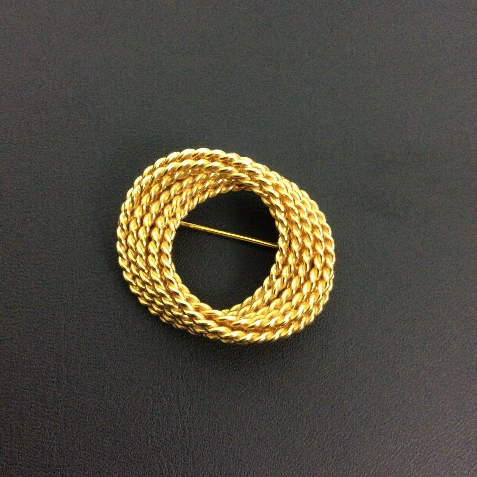 Vintage 80s Goldtone Twisted Braided Oval Brooch Lapel Pin Metal Alloy