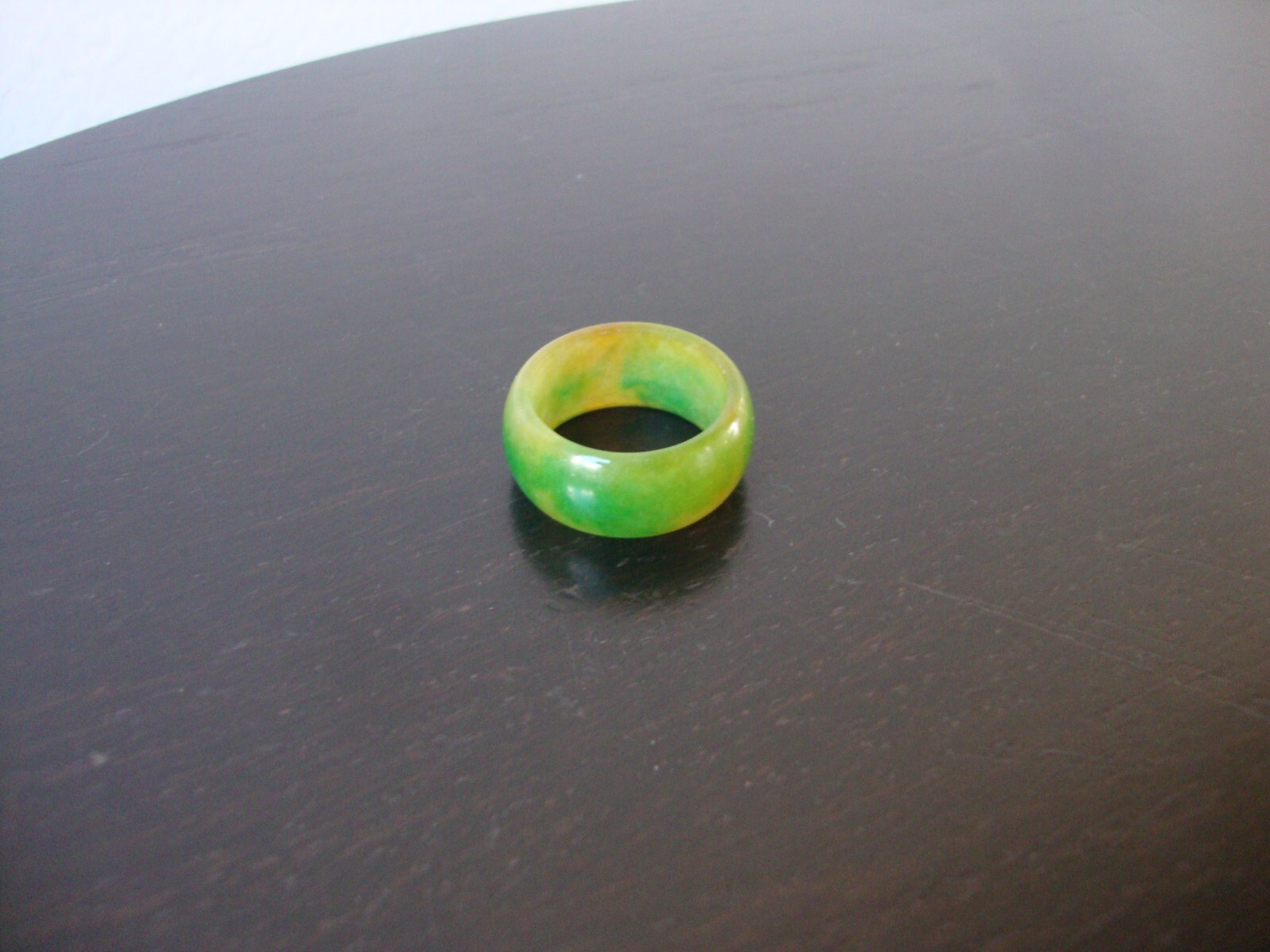 VINTAGE 1970s HONG KONG MULTICOLOR JADE AGATE 10 MM BAND SZ 8.75