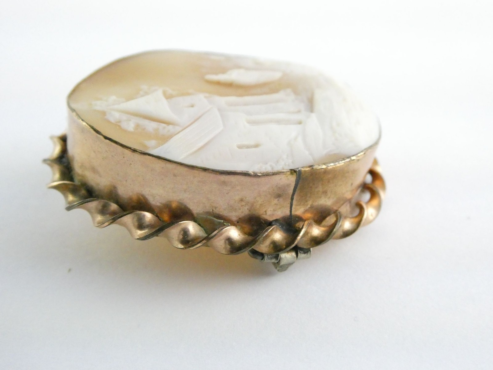 Antique Unmarked Goldtone Metal Carved Shell Cameo Landscape Scene Pin AS IS