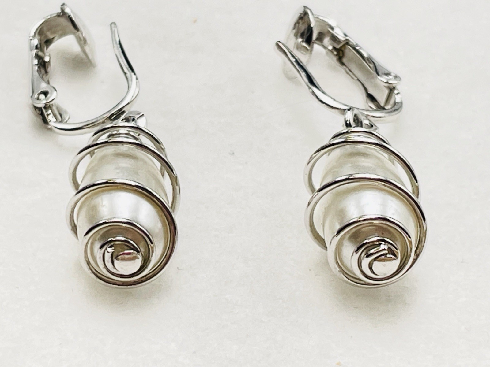 Sarah Coventry Dangle Tear Drop Caged Faux Pearl Silver Tone Clip on Earrings