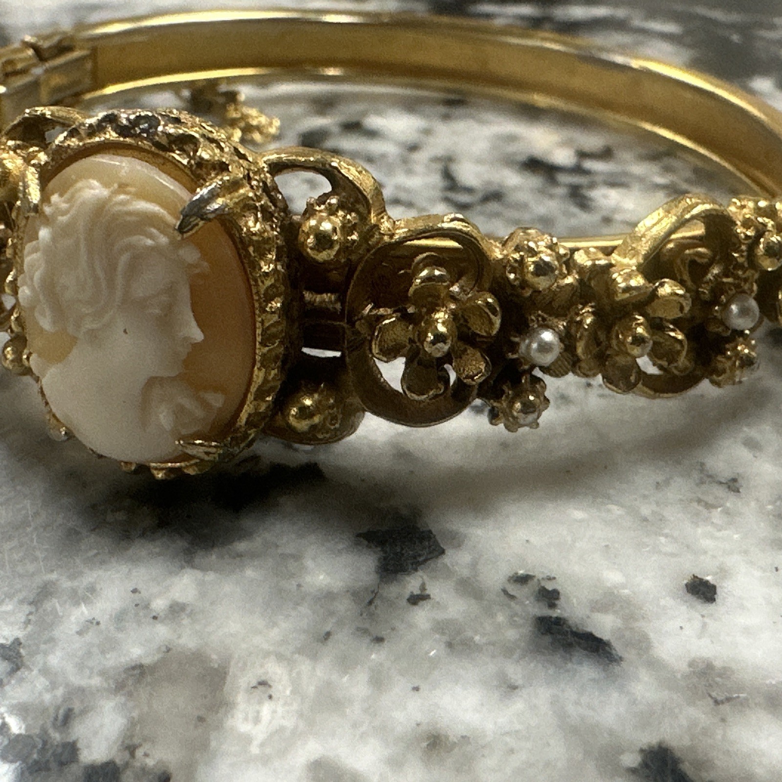 Vintage FLORENZA Bangle Bracelet Cameo Seed Pearls Gold Tone Hinged 6 1/4”