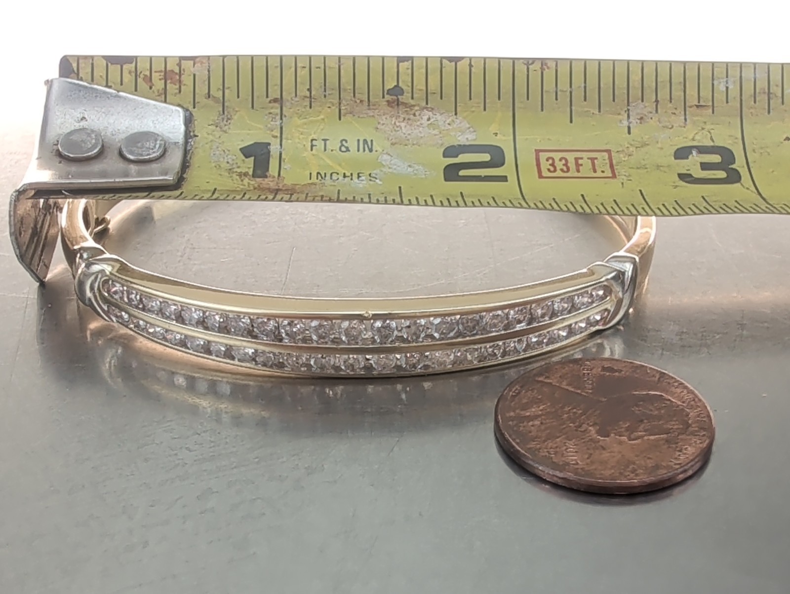 14K Gold Bangle Hinged Safety Clasp 42 Graduated Diamonds VTG, 14.83 grams