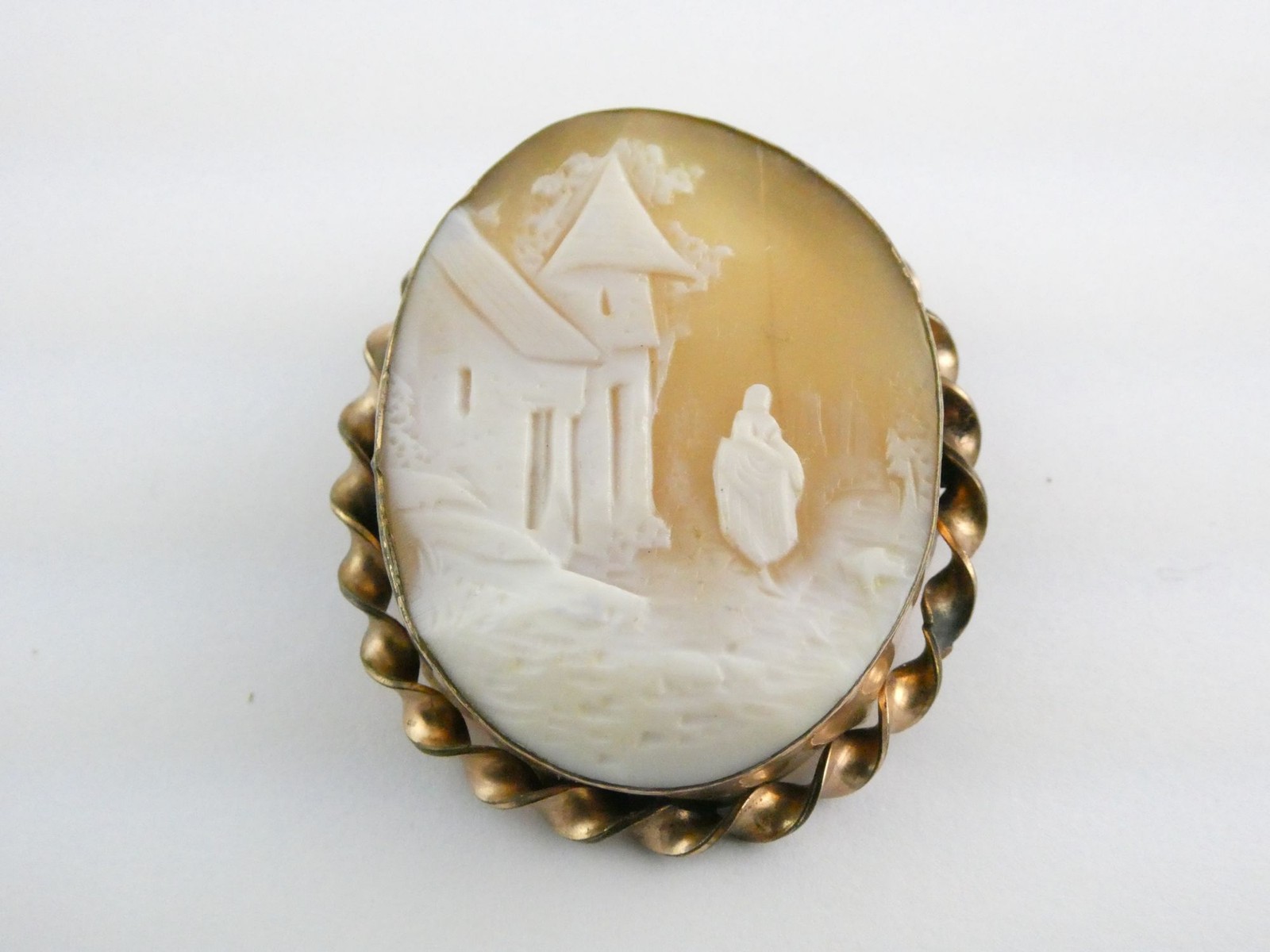 Antique Unmarked Goldtone Metal Carved Shell Cameo Landscape Scene Pin AS IS