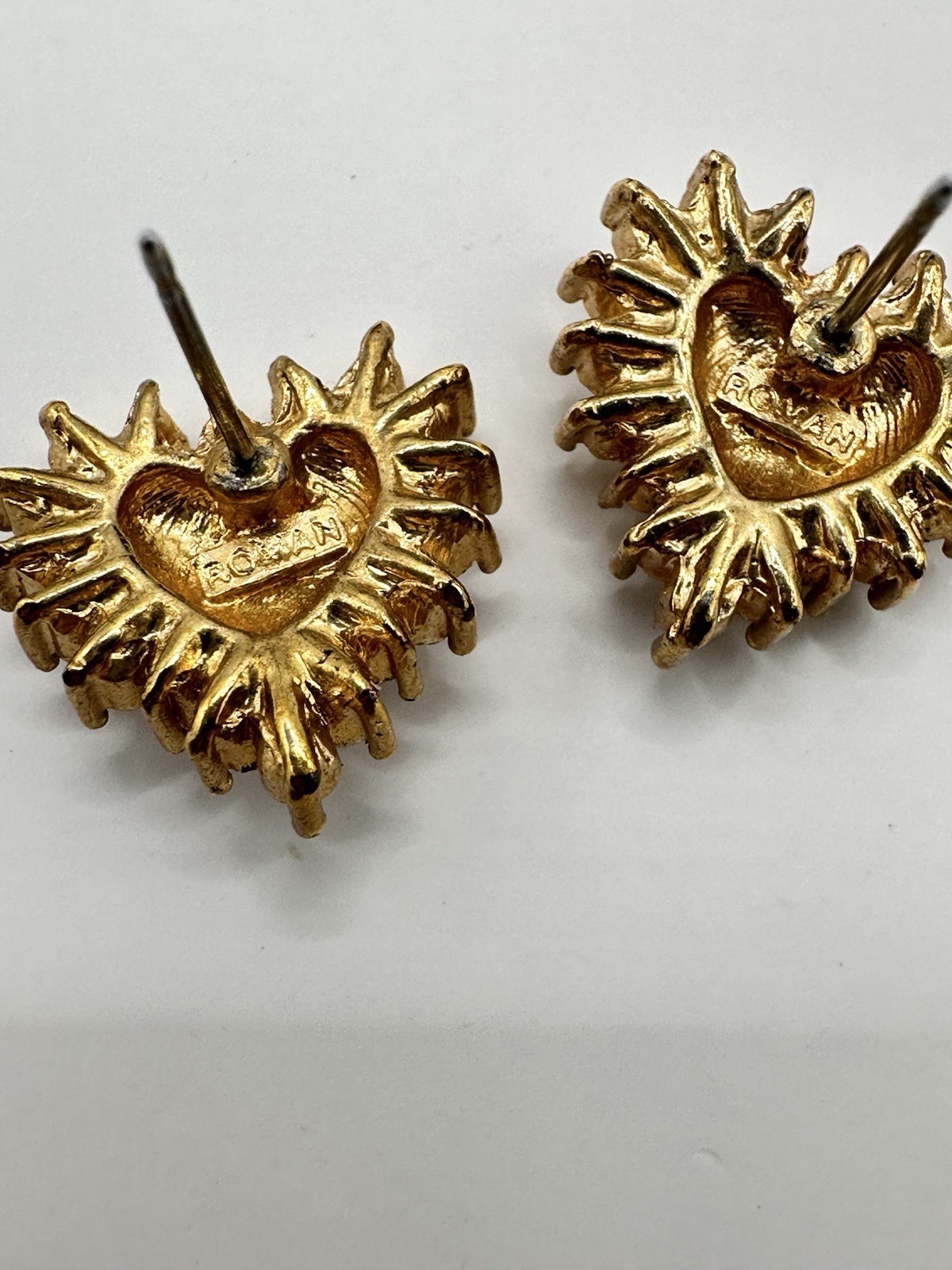 BEAUTIFUL Vintage Genuine Crystal and Gold Tone Heart Earrings Marked Roman