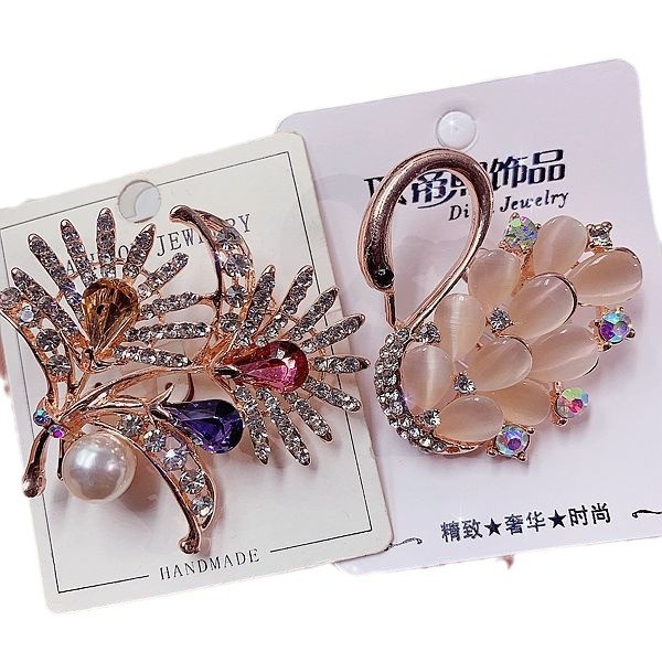 20Pcs Wholesale Brooch Pins Lot Random Rhinestone Crystal Flower Scarf Buckle