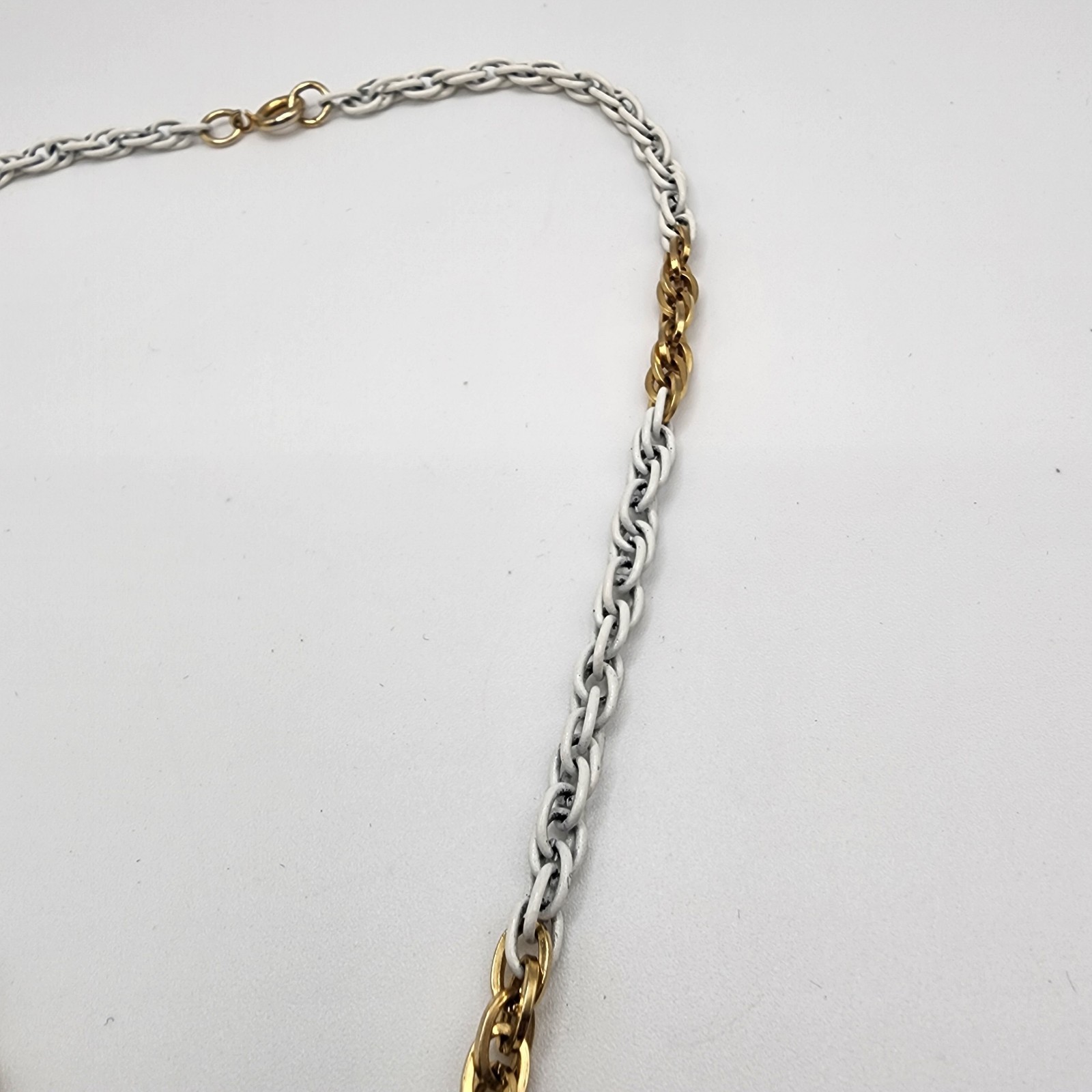 Vintage Gold & White Tone Enamel Choker Necklace 15.5″ Twisted Triple Link Chain