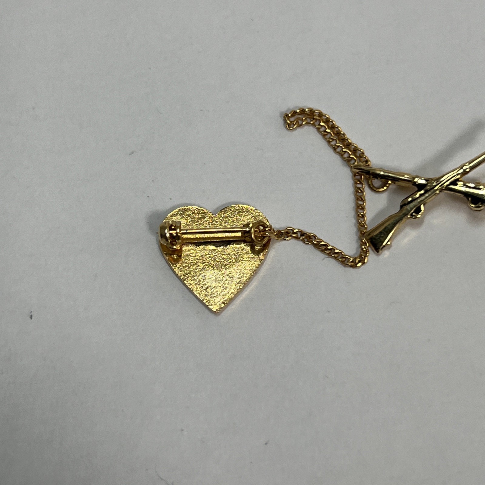 Vintage US Military Mother enamel Pin Chain Goldtone Rifles USN