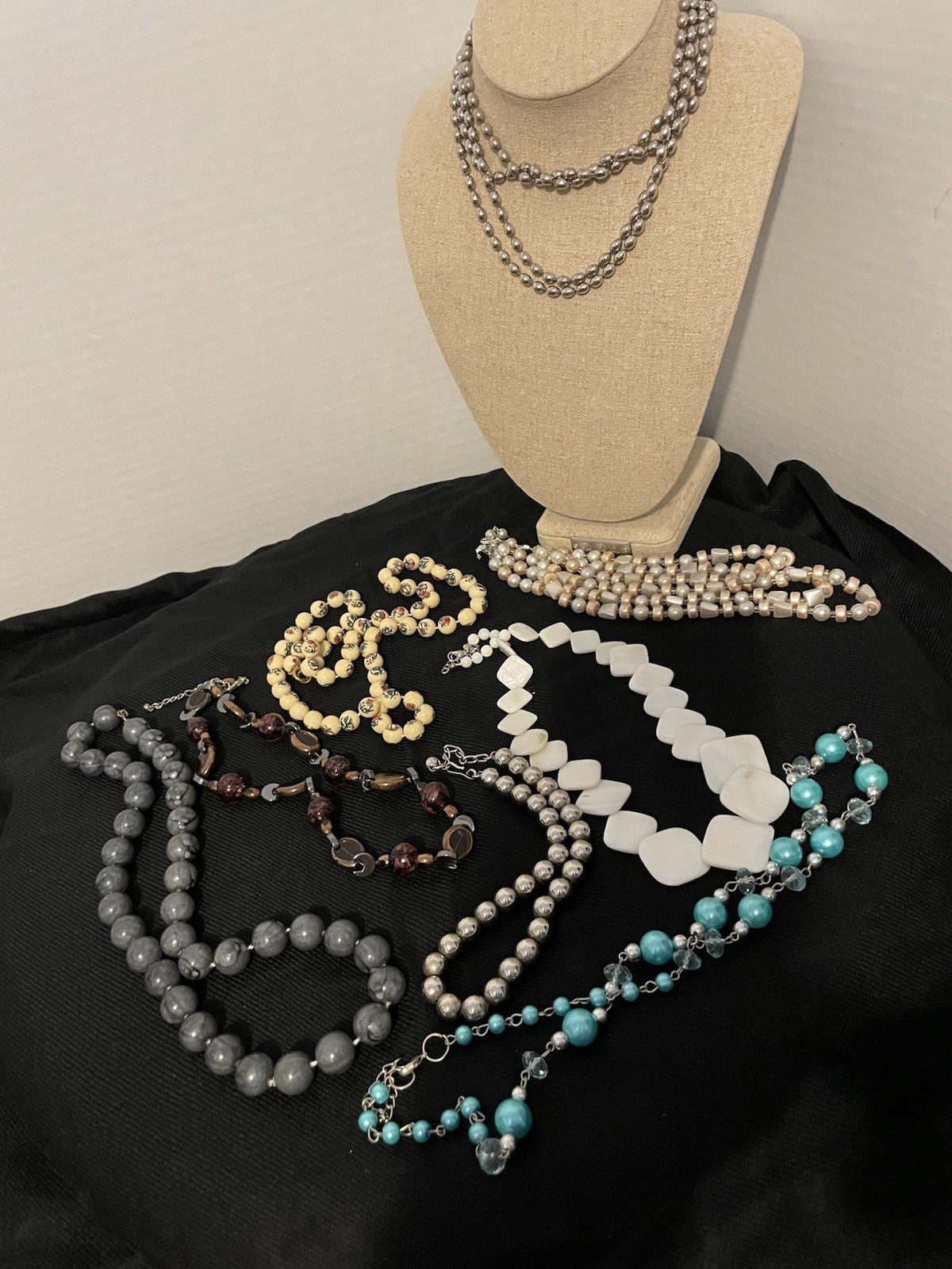 Lot Of Beaded Costume Jewelry See Pictures Details/Wear