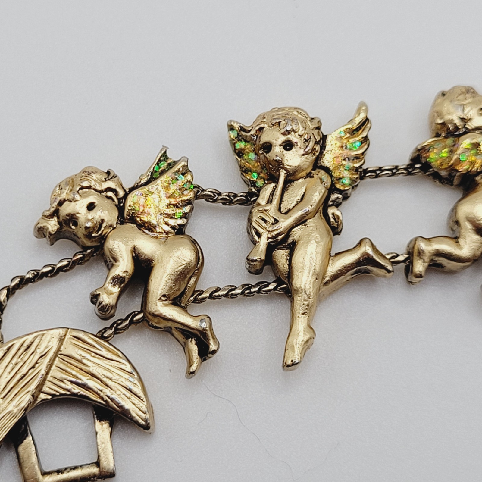 Cherub Angels Iridescent Glitter Wings Gold Tone Vtg Slide Bracelet 7.5 Inch