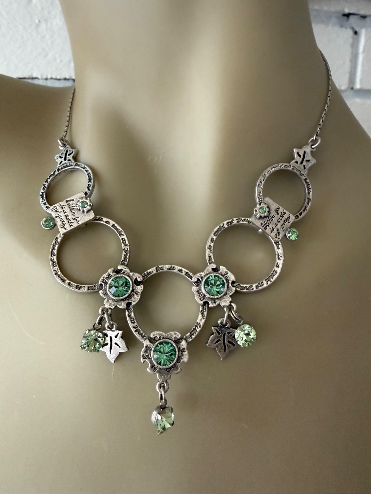 ESTATE PILGRIM DANISH DESIGN SIGNED SILVER TONE GREEN GLASS SPRING NECKLACE 17″