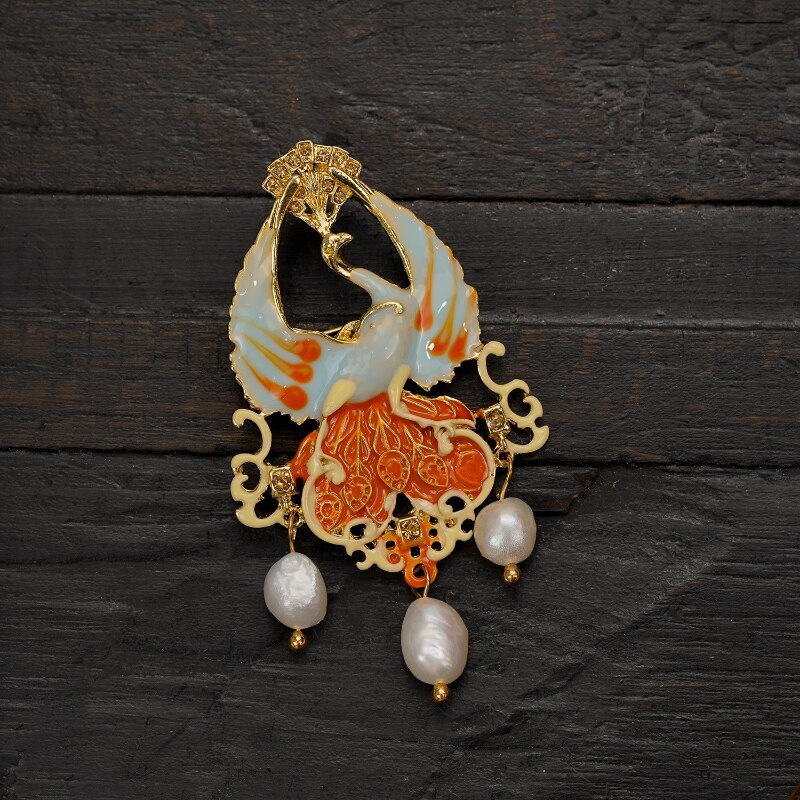 Women Enamel Brooch Vintage Classic Pearl Pin Dress Clothing Corsage Accessories