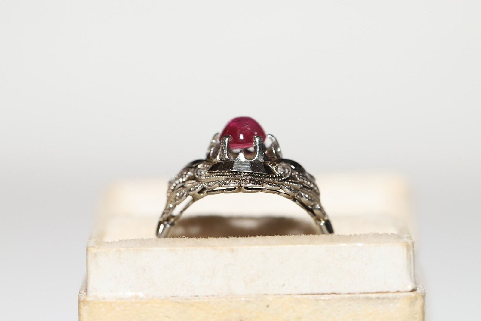 Antique Circa 1920s 18k Gold Natural Cabochon Ruby And Rose Cut Diamond Ring