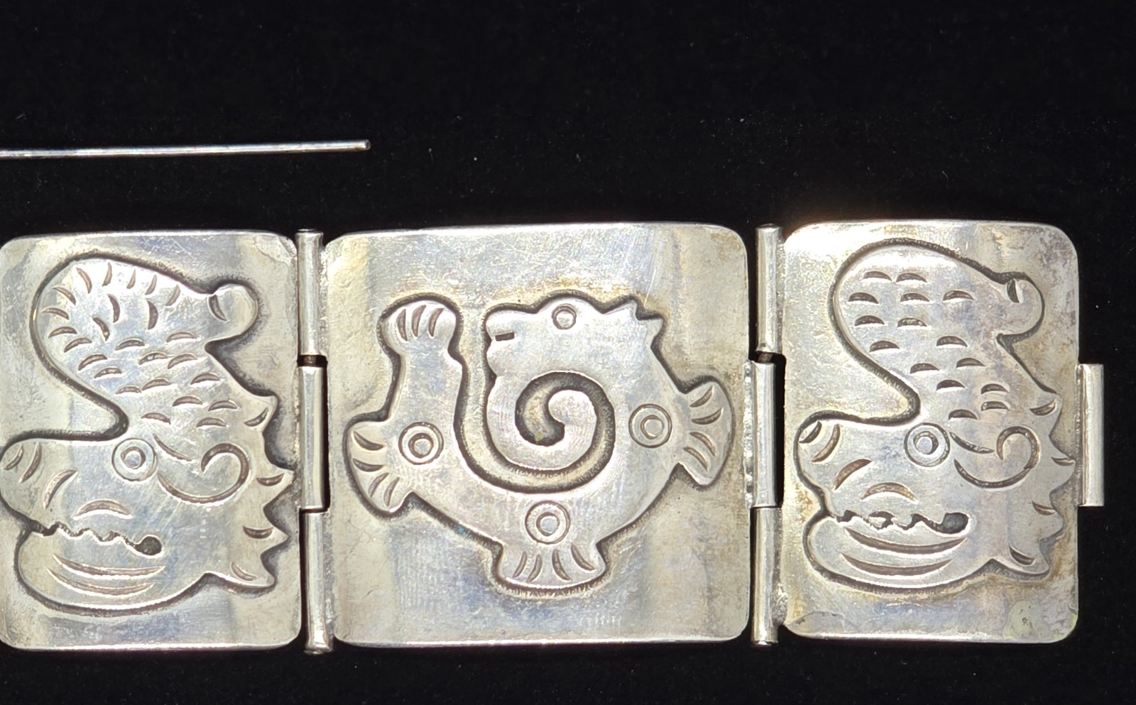 Vtg Sterling Silver Mexico Tribal Warrior Dragon Mythical Creature Bracelet