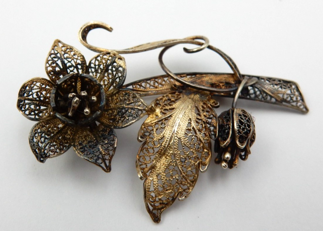 ANTIQUE VICTORIAN ERA FANCY STERLING SILVER FILIGREE FLOWER BROOCH PIN 7.3 GRAMS
