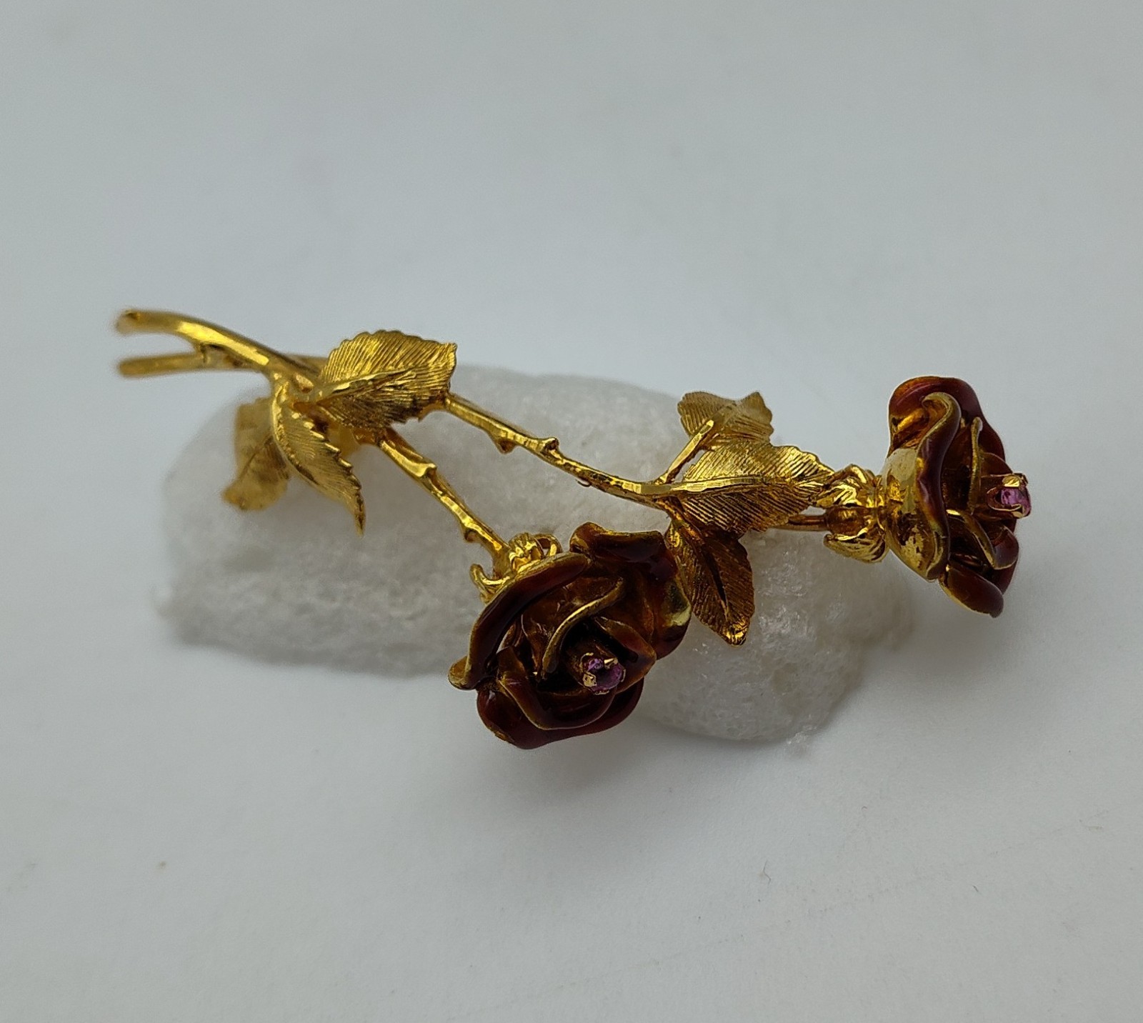 Vintage Long Stem Rose Flower Ruby Stone 18K Yellow Gold Enamel Brooch Pin Lapel