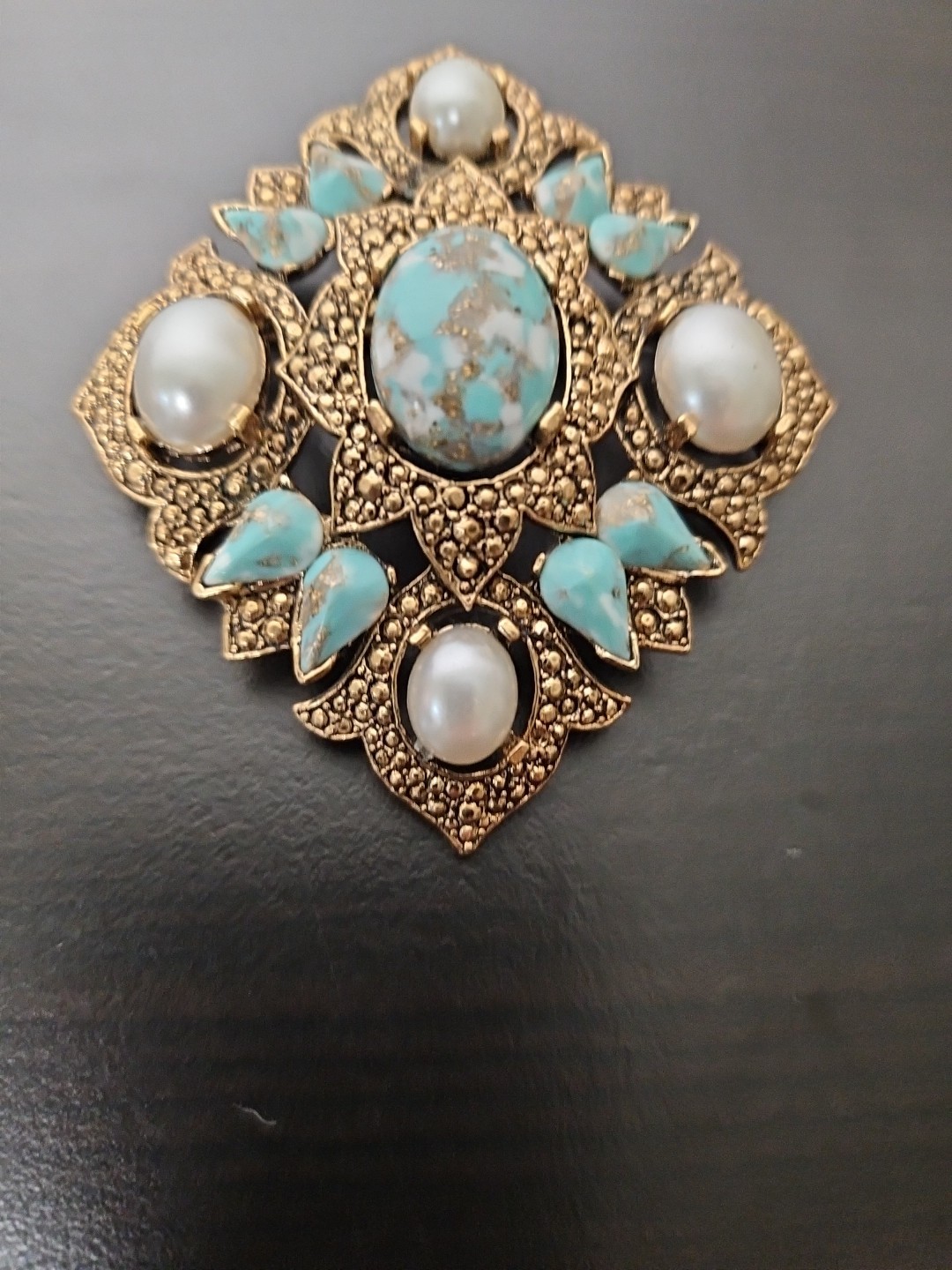 VTG 1968 Sarah Coventry Remembrance Signed Gold Tone Brooch Pin J10 EUC