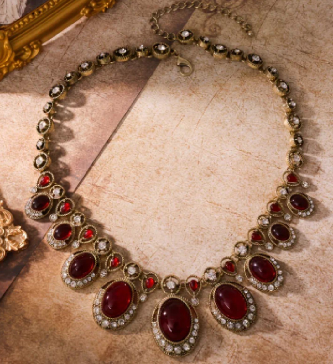 Exquisite Vintage Gemstone Royal Designs Necklace and Earrings Set