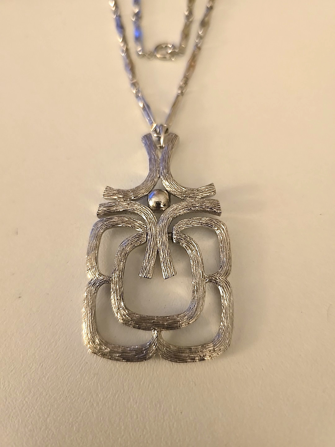 VINTAGE SIGNED AVON SILVERTONE ARTICULATED PENDANT BAR LINK CHAIN NECKLACE 24”