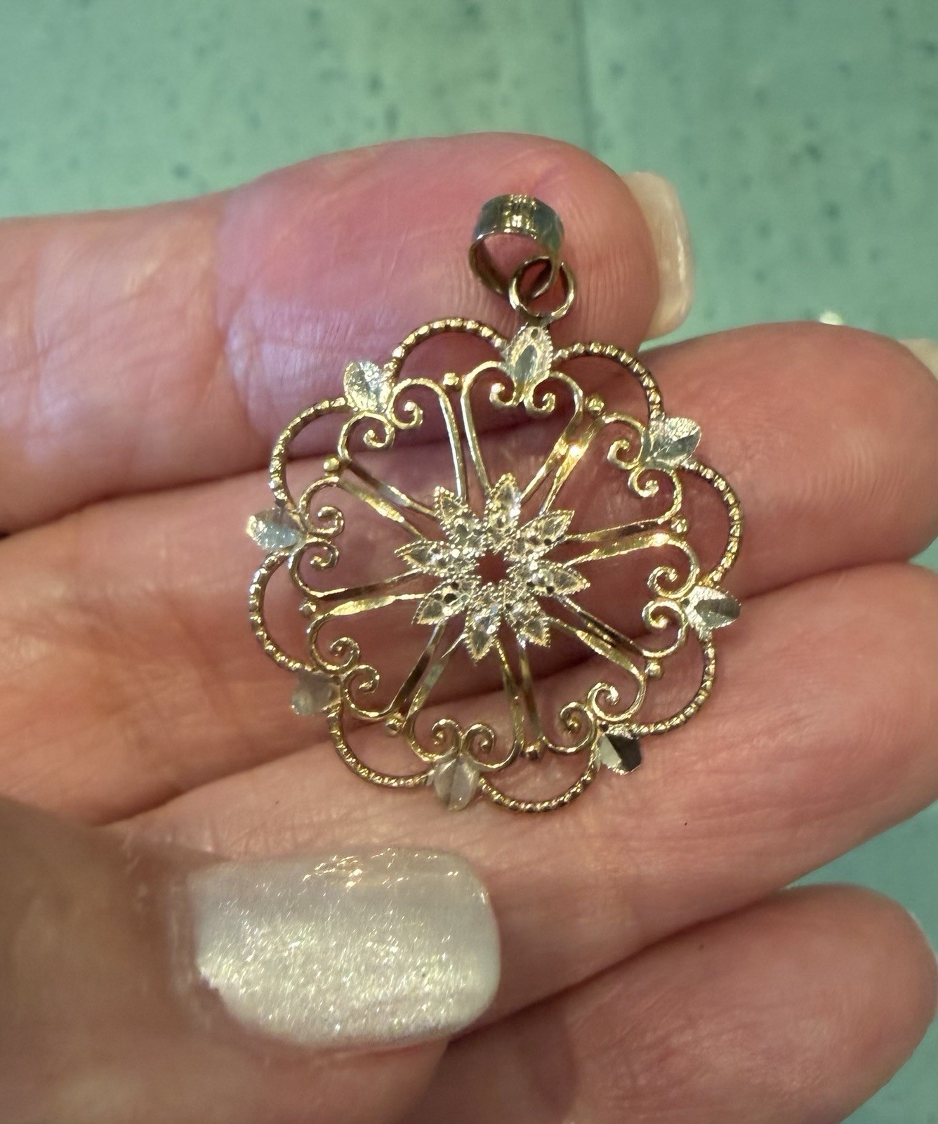 Vintage 10K Gold Filigree Floral Pendant – Two-Tone Openwork Estate Jewelry