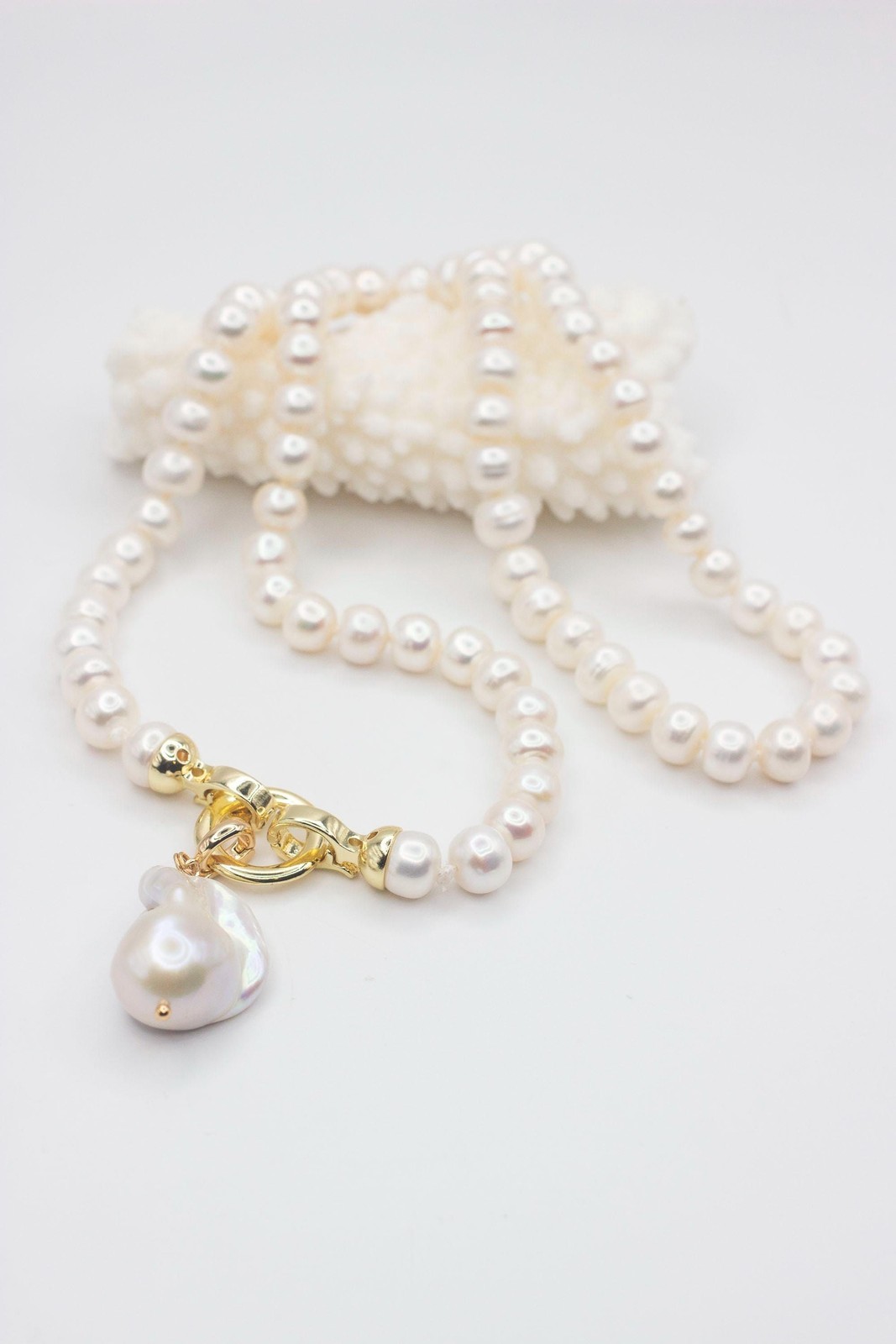 24 Inch Hand Knotted White Freshwater Pearl Necklace Detachable Baroque Pendant
